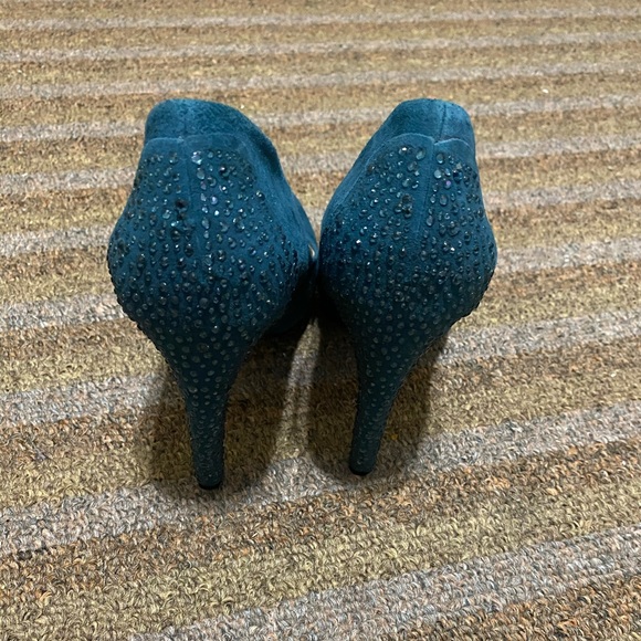 Absolutely Amazing Teal Suede Heels! - Picture 5 of 5